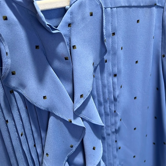 Ann Taylor Blue Ruffle Blouse👚🌟🌟🌟 - Picture 5 of 10